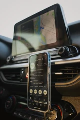 Купить Автомобильный держатель More choice C04, серебристый / Народный дискаунтер ЦЕНАЛОМ