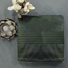 Купить Полотенце Маруся Темно-зеленый 100х150 см, махра / Народный дискаунтер ЦЕНАЛОМ