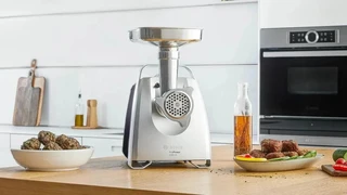 Электромясорубка Bosch MFW68660, черный/серебристый 