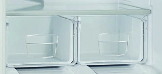Холодильник Indesit ES 15 