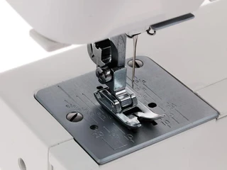 Швейная машина Janome LW-20 