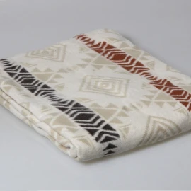 Одеяла полушерстяные 70% шерсть 2,0-сп.