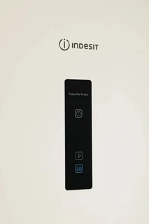 Холодильник Indesit ITR 5180 E 