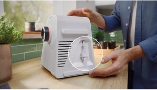 Мясорубка Bosch MFWS420W, белый/черный 